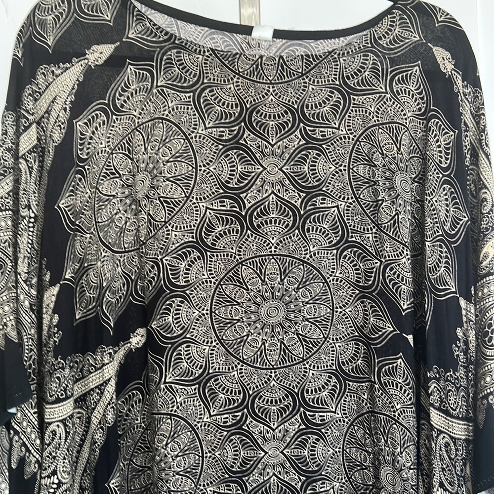 Swimsuit Coverup Black and Off White Thai Print O/S - Picture 2 of 5